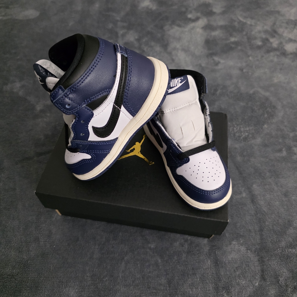 Jordan 1 Retro High OG (TD) Sneakers - Picture 7 of 9